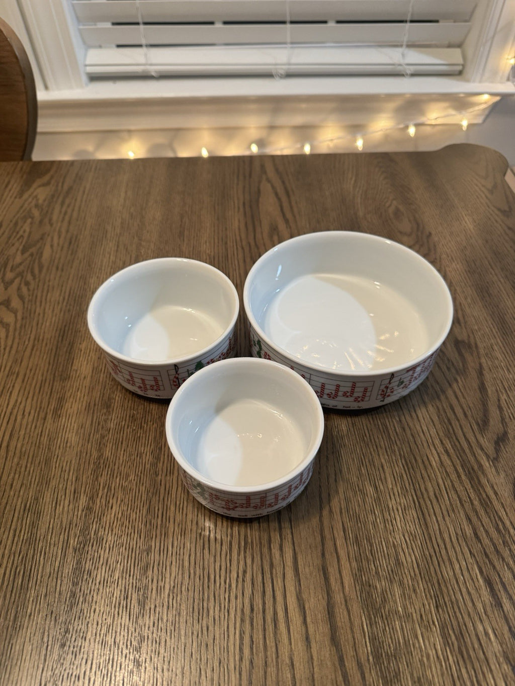 DECK THE HALL RON GORDON DESIGNS CANDY CANE MUSIC NOTES Set Of 3 Bowls Japan
