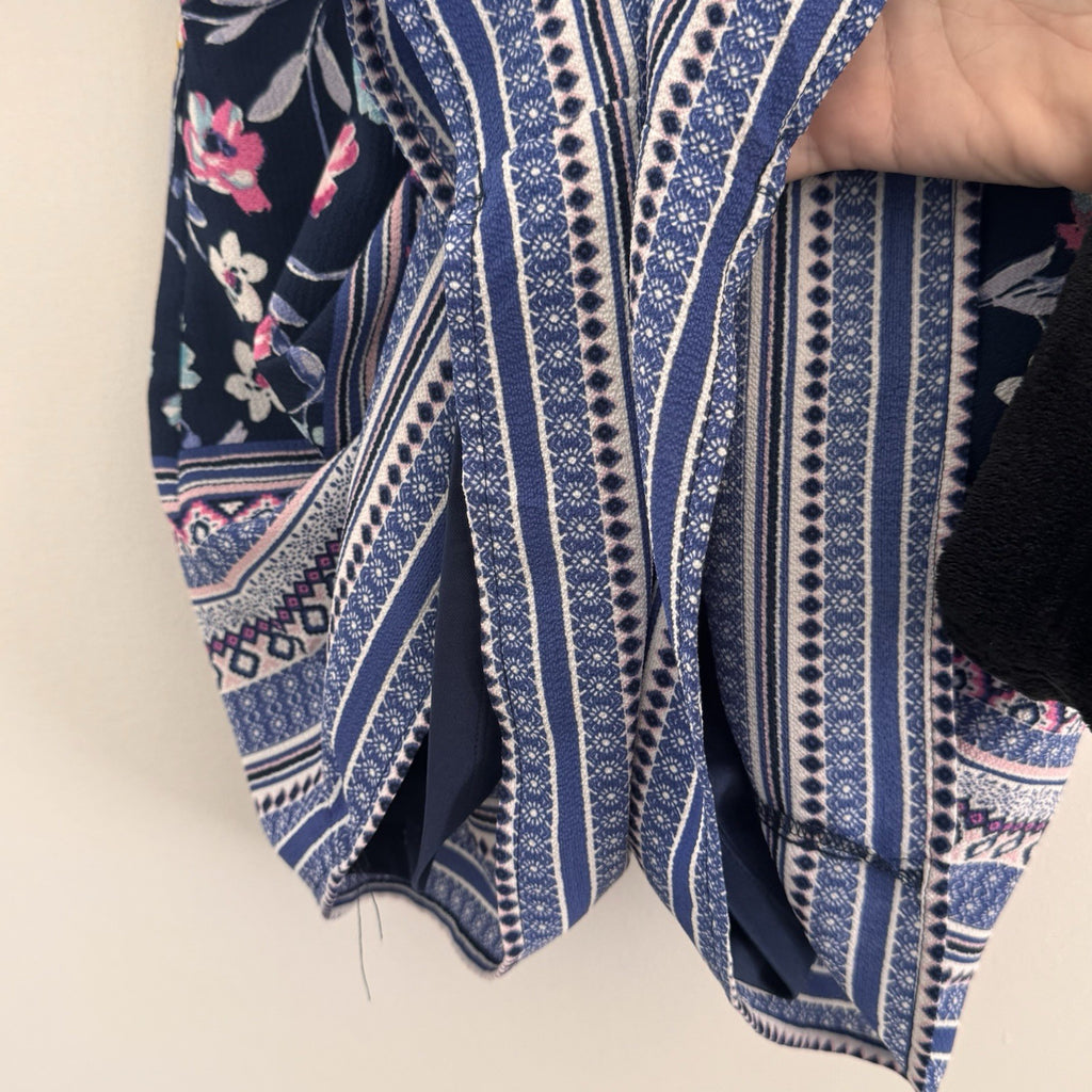 Francesca Blue Rain Floral Romper Women's Size XS Navy Blue V-Neck Boho Tie