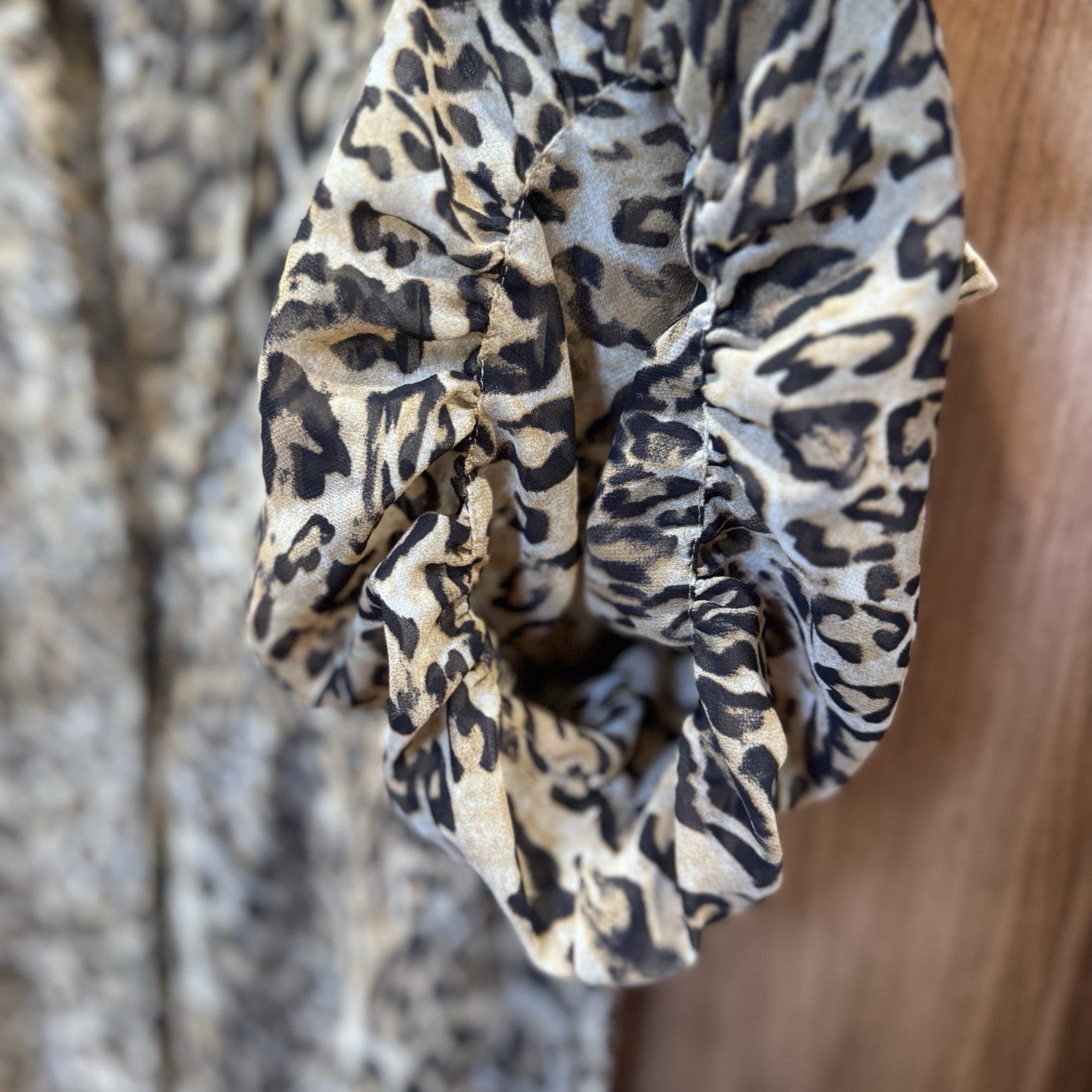 BCBGMAXAZRIA Leopard Print Blouse Short Sleeve Button Down Top Sz S