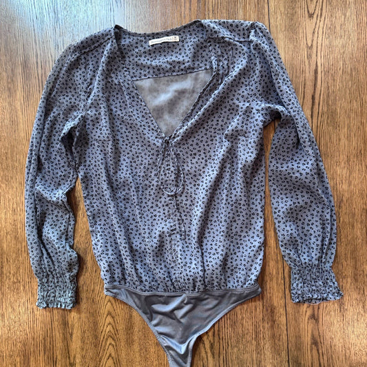 Abercrombie & Fitch Bodysuit Medium Gray Leopard Long Sleeve Snap Bottom