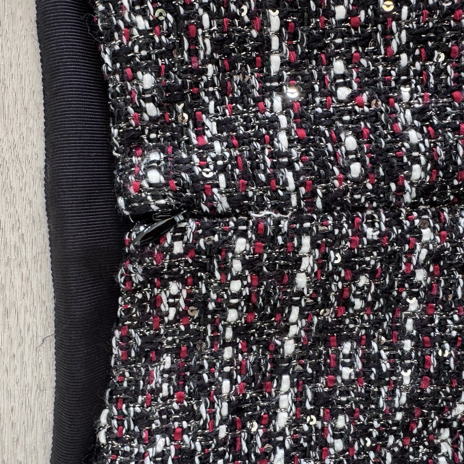 LOFT Tweed Pencil Skirt Size 4 Black Red White Fringe Trim Lined