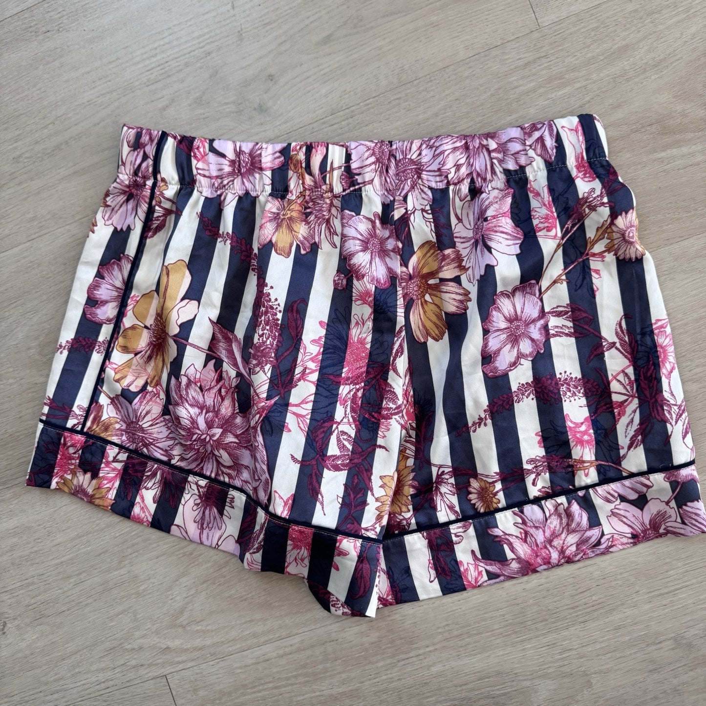 Victoria’s Secret Floral Stripe Pajama Shorts Women’s Small Lounge Sleepwear
