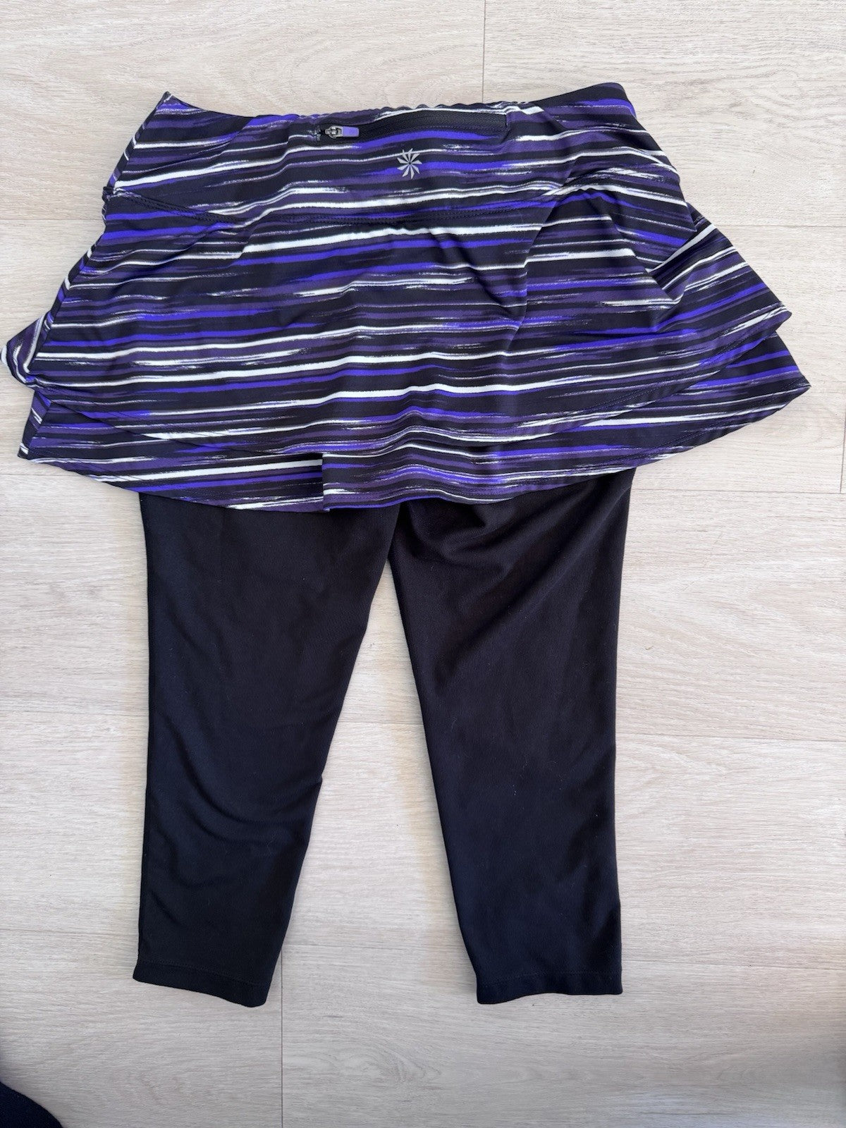 Athleta Skort Capri Leggings Purple Black Stripe Women’s Small Athletic
