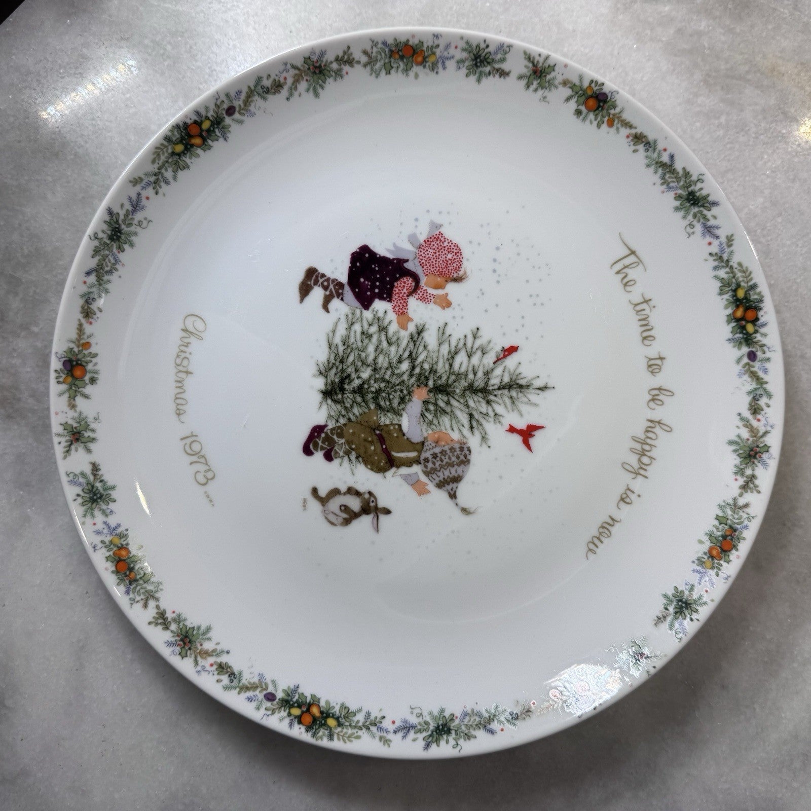 VTG Holly Hobbie Christmas 1973 Collector Plate Time To Be Happy Japan 10.5 Inch