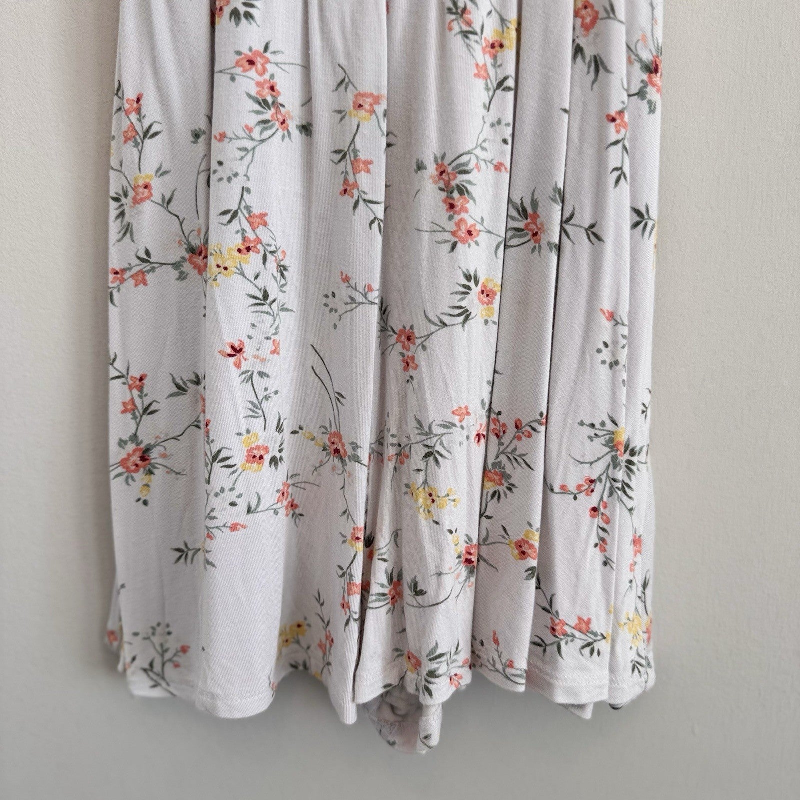Garage Juniors Size XS White Black Floral Print Sleeveless Wrap Front Romper