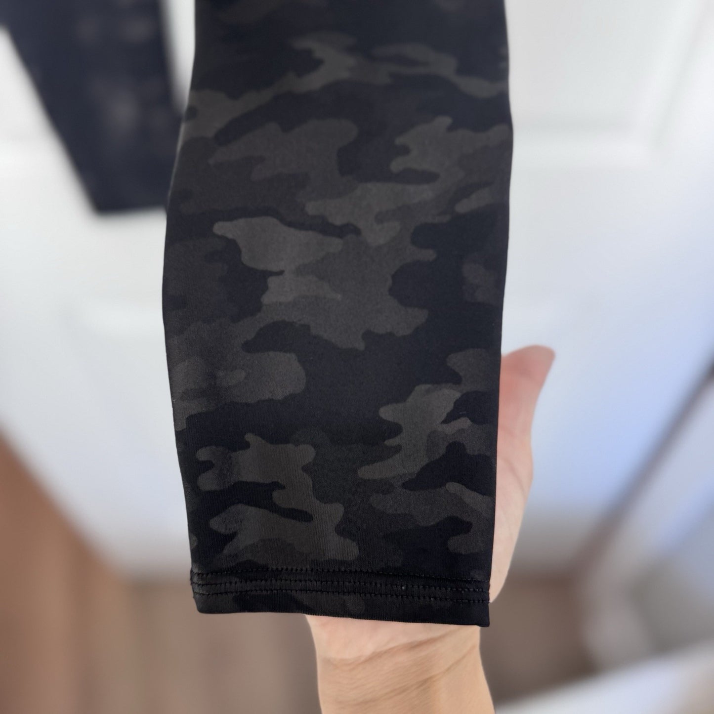 SPANX Black Camo High-Waisted Leggings – Women’s Large – Compression Activewear