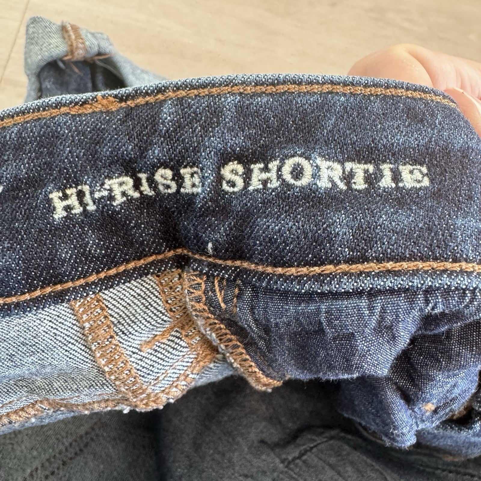 American Eagle Women’s Hi Rise Shortie Shorts 0 Distressed Stretch