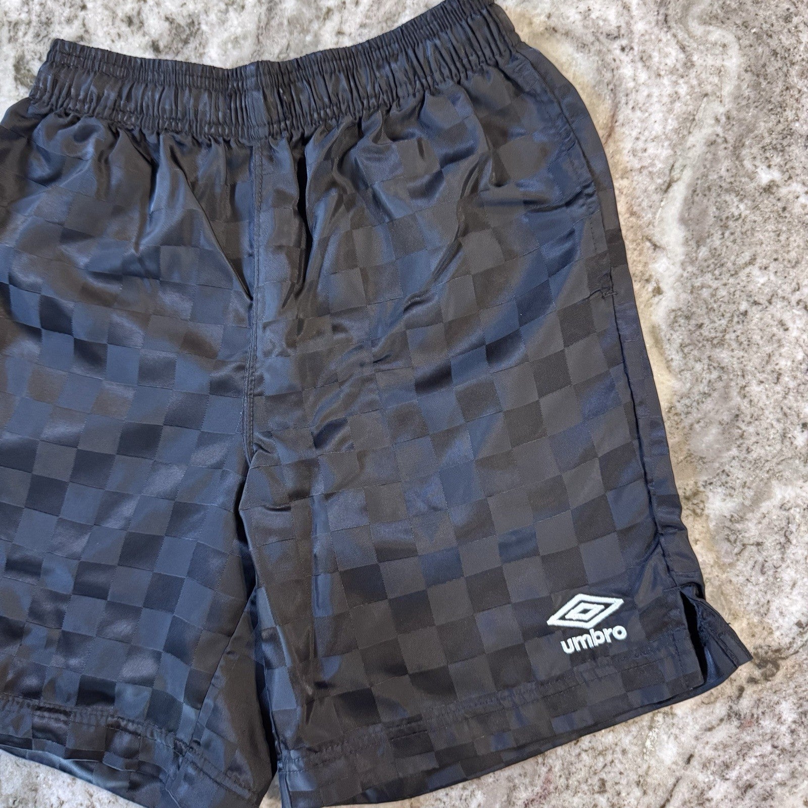 Umbro Boys Shorts Medium 8/10 Black Checkered Nylon Athletic Sportswear