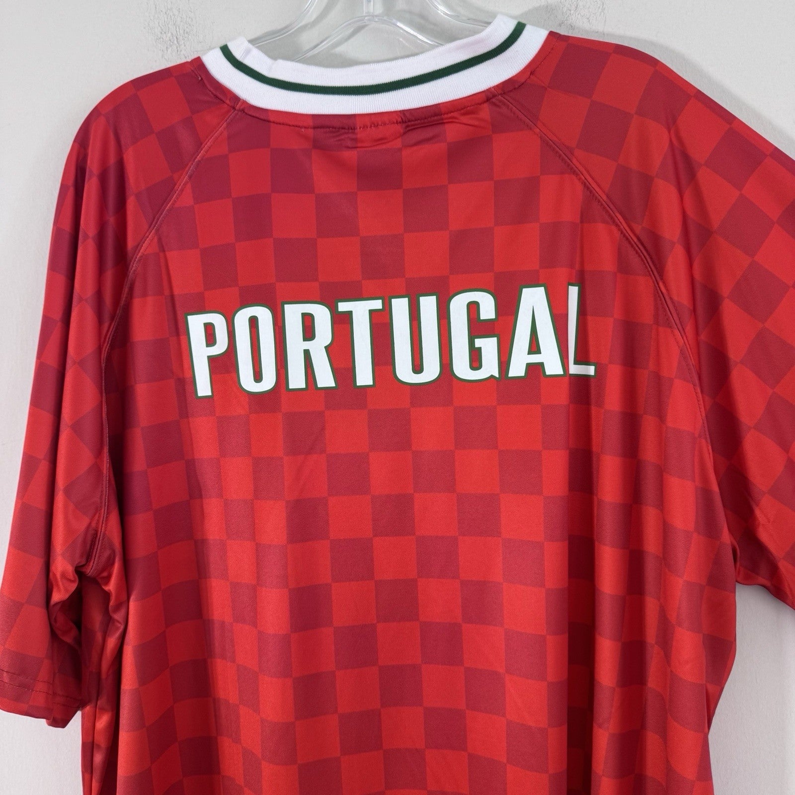 New Umbro Portugal Soccer Jersey Men’s L Red Checkered World Cup 2026 Football