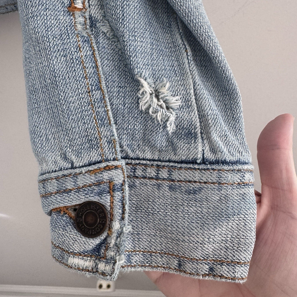 Hollister Jean Jacket Womens Medium Light Wash Distressed Trucker Denim Y2k VTG