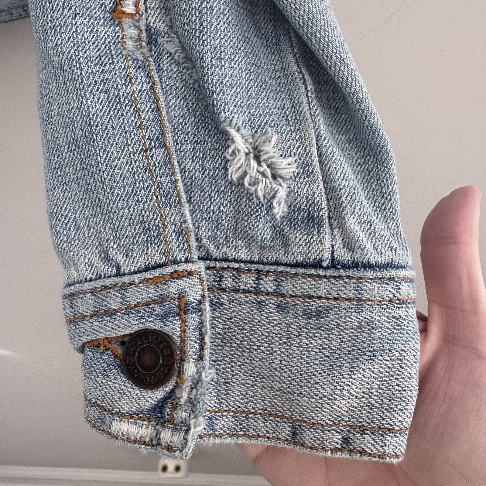 Hollister Jean Jacket Womens Medium Light Wash Distressed Trucker Denim Y2k VTG