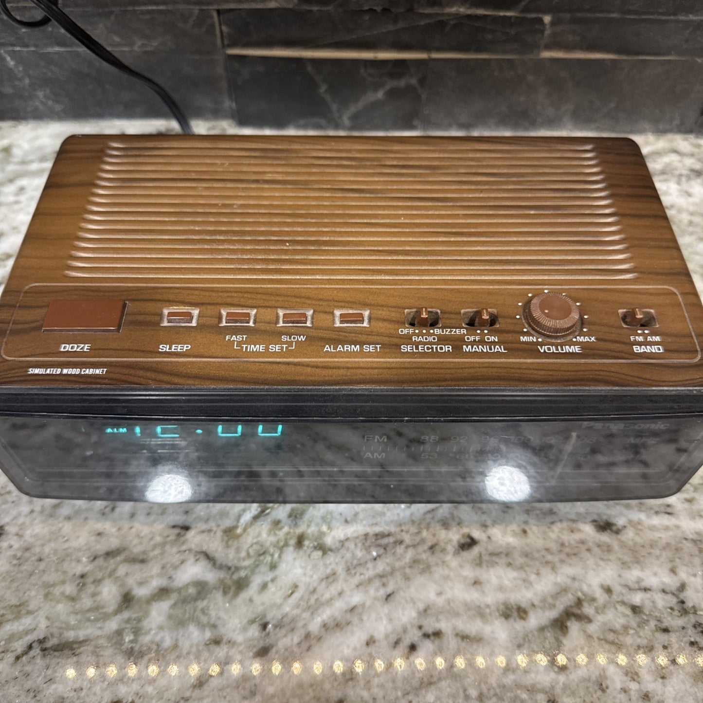 Vintage - Panasonic Clock Radio - Woodgrain Style - Model RC-65 - TESTED Clean!