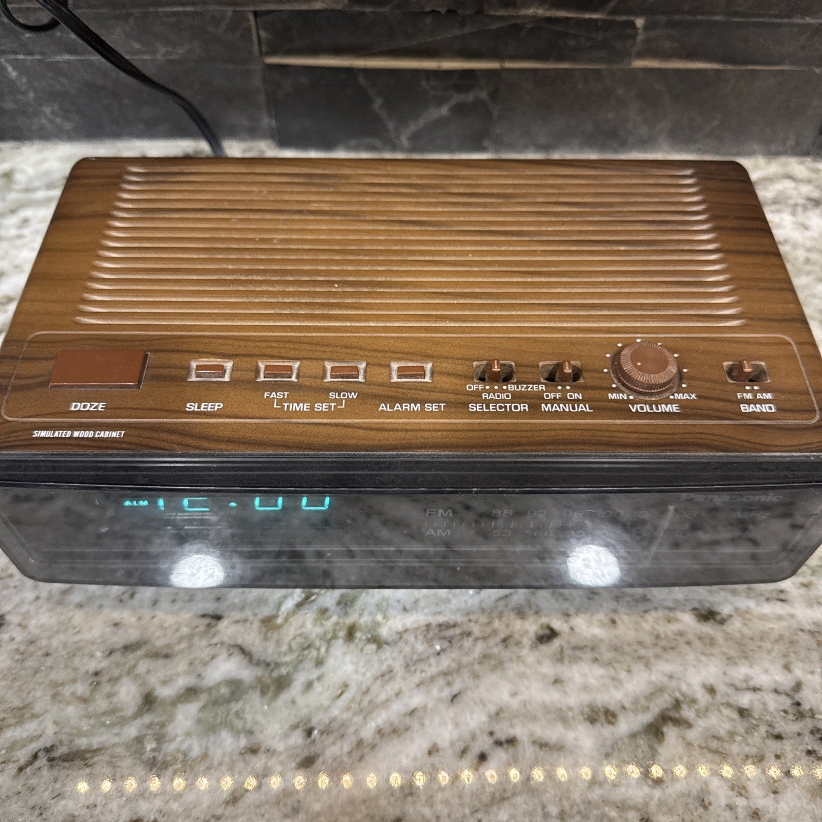 Vintage - Panasonic Clock Radio - Woodgrain Style - Model RC-65 - TESTED Clean!