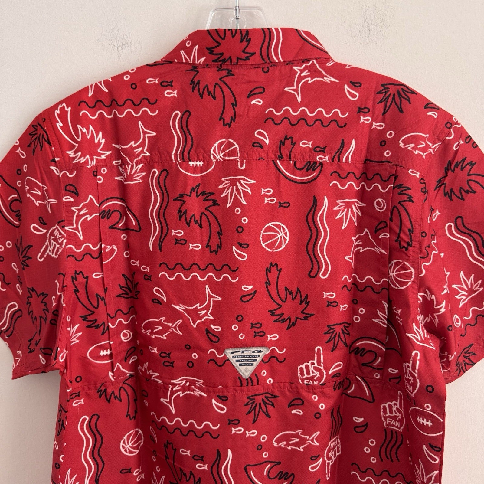UGA Columbia Shirt Mens Sz Small Super Slack Tide Georgia Bulldogs Print NEW $65