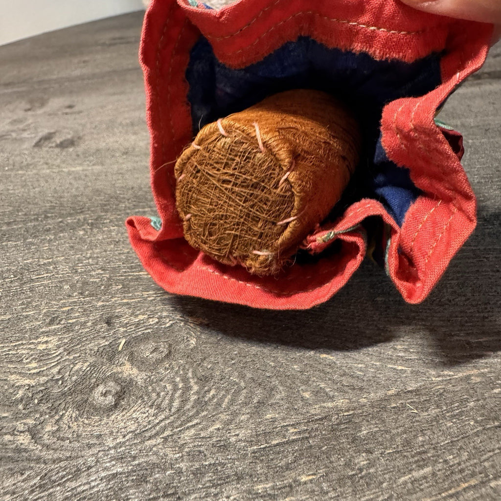 Vintage Seminole Native American Indian doll made of palmetto Husk Florida 5”