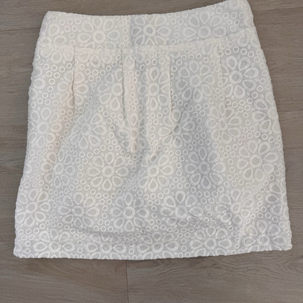 LOFT Women’s White Eyelet Mini Skirt Size 4 A-Line Floral Embroidered
