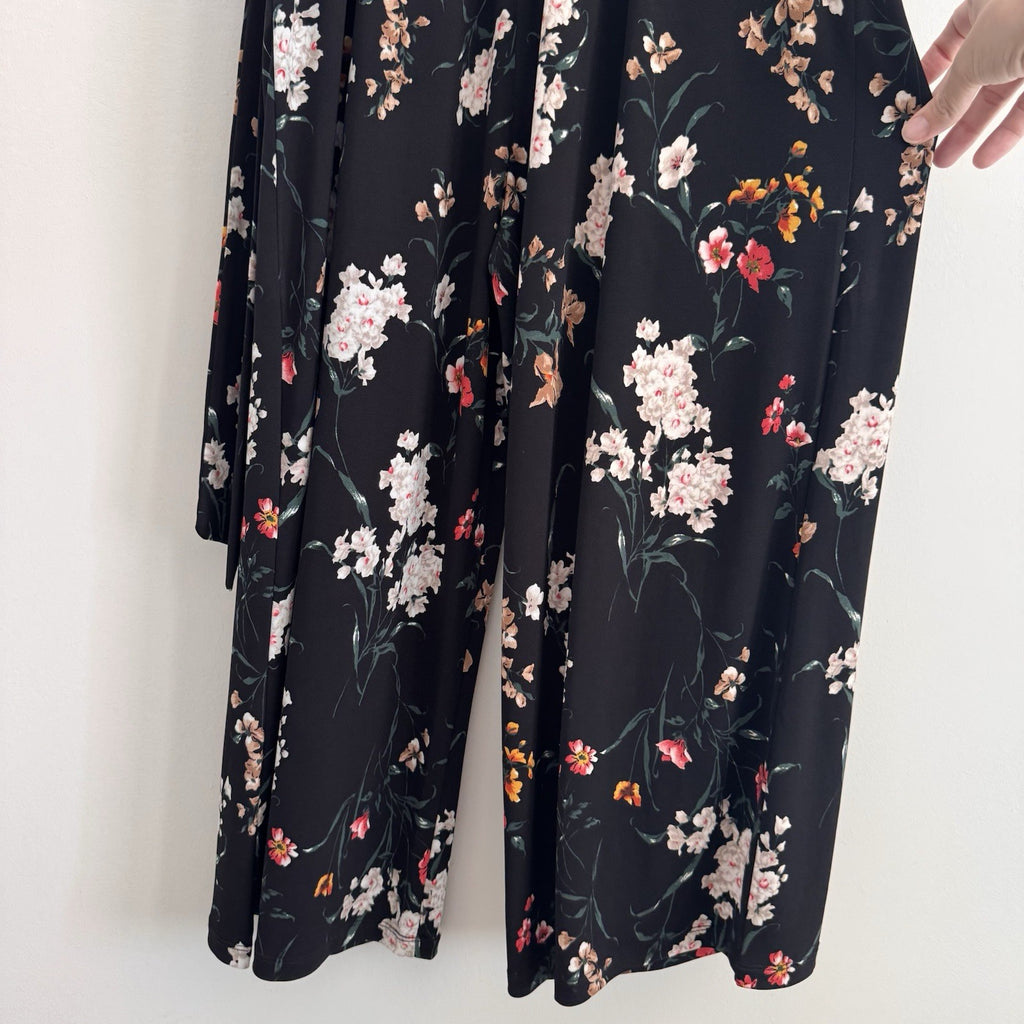 Kaileigh Black Floral Wide Leg Jumpsuit Medium Sleeveless V-Neck Pockets Women’s