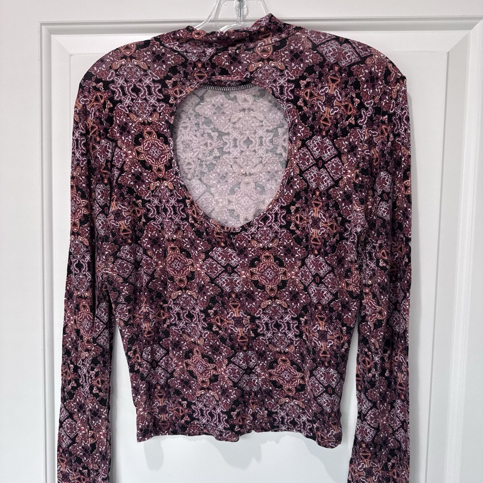 Wet Seal Y2K Print Long Sleeve Mock Neck Top XL Boho Retro Pattern Cutout Back
