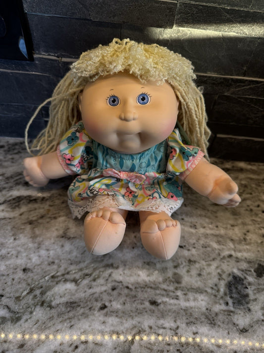 Vintage 1990 First Edition Cabbage Patch Kids Pretty Blonde Hair Blue Eyes