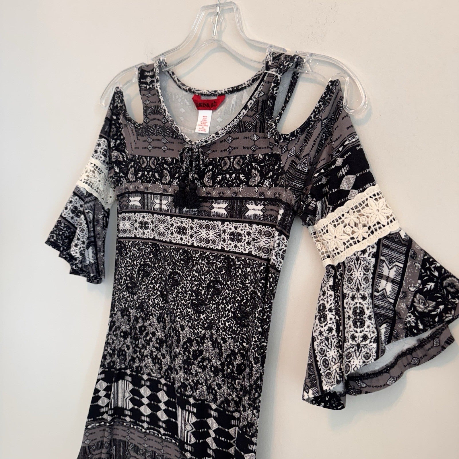 1st Kiss Girls Size 10/12 Cold Shoulder Boho Tunic Top Black White Mixed Pattern