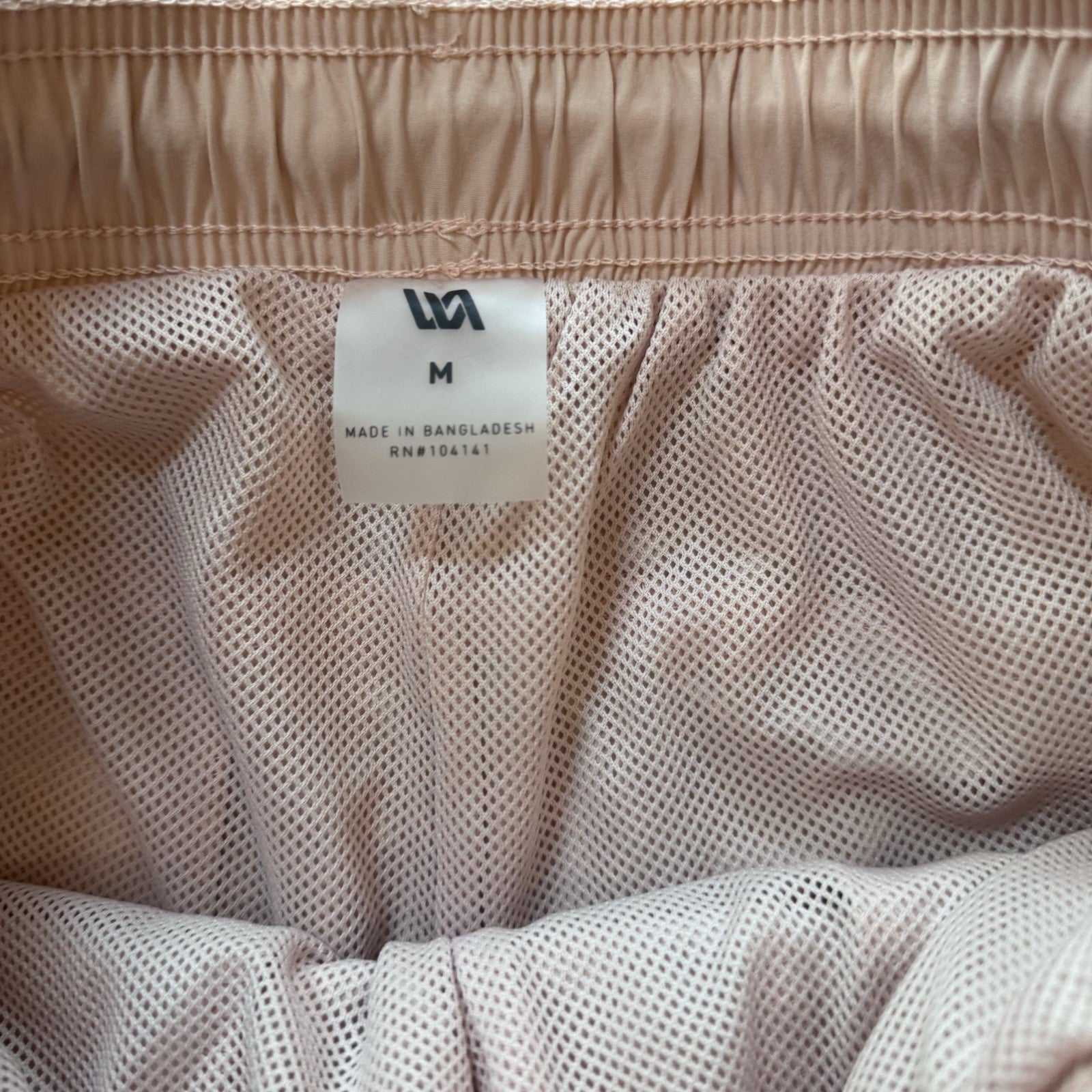 VRST Men’s M 5” Everyday Shorts Light Pink Swim Trunks Lined Stretch NWT $50