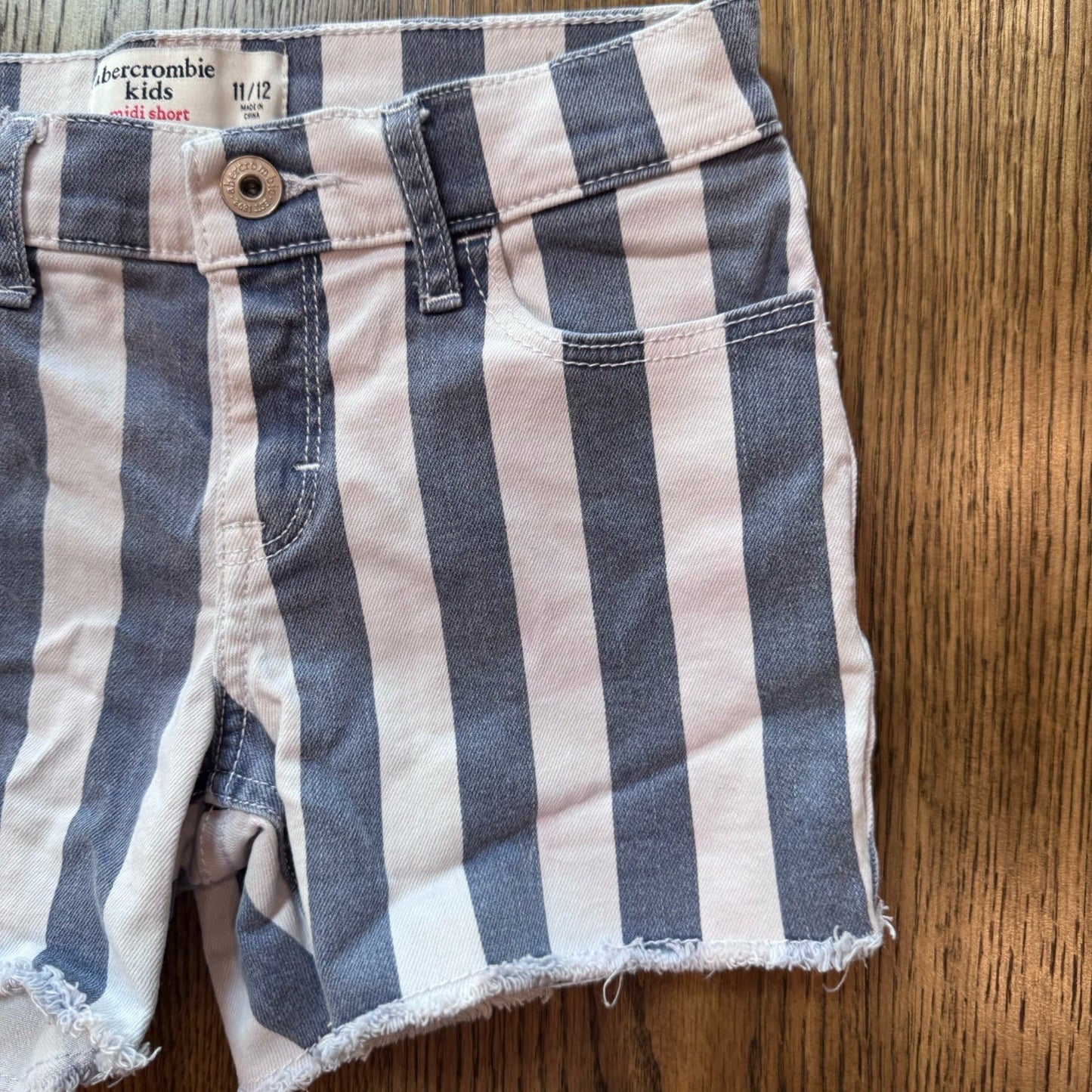 Abercrombie Kids Girls Shorts 11/12 Blue White Stripe Frayed Hem Midi