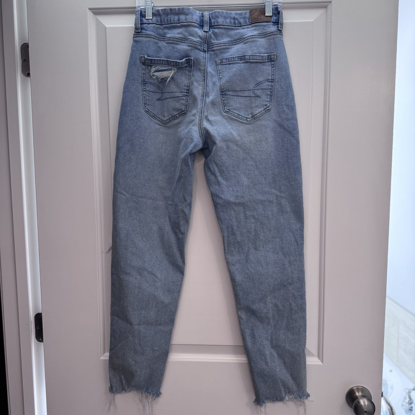 American Eagle Curvy Mom Jeans Women’s 4 Distressed Ripped High Rise Light Wash