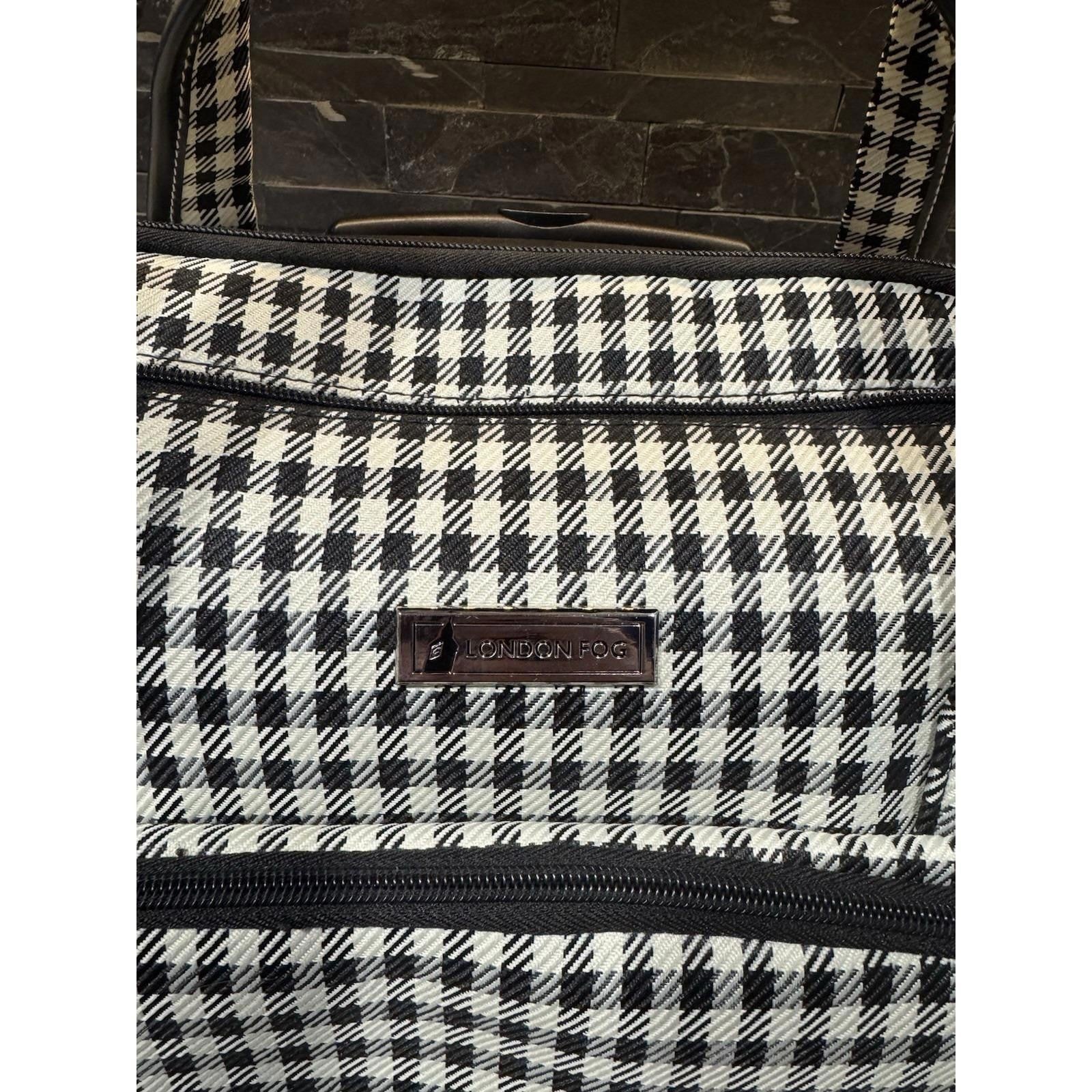 London Fog Under Seat Bag 15 In Sheffield 2 Wheels Carry- Retails 160 plaid