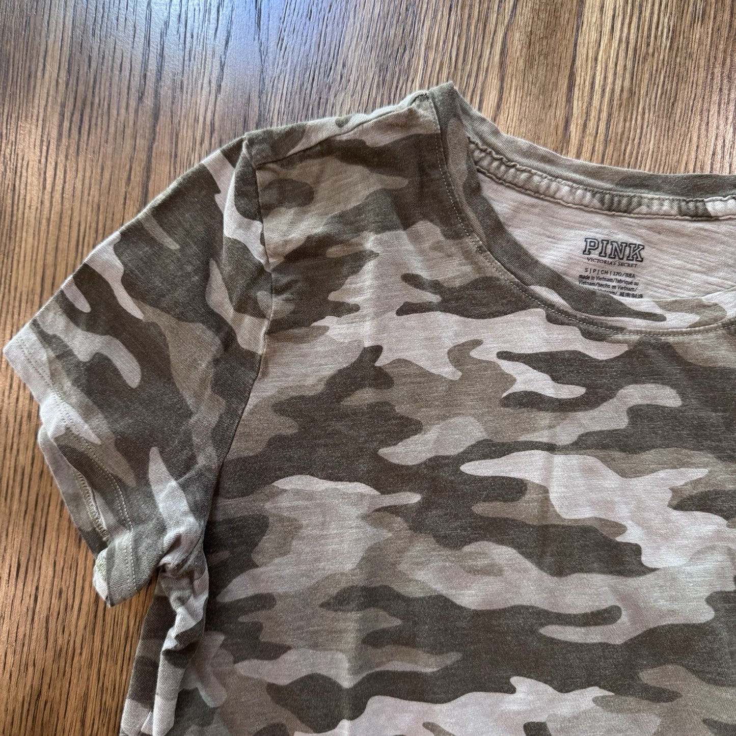 PINK Victoria’s Secret Camo T-Shirt Women’s Small Green Brown Short Sleeve Tee