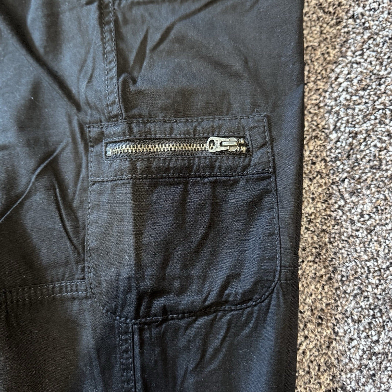 Ann Taylor LOFT Petites Black Cargo Capri Pants Size 2P NWT Utility Pockets Zip 