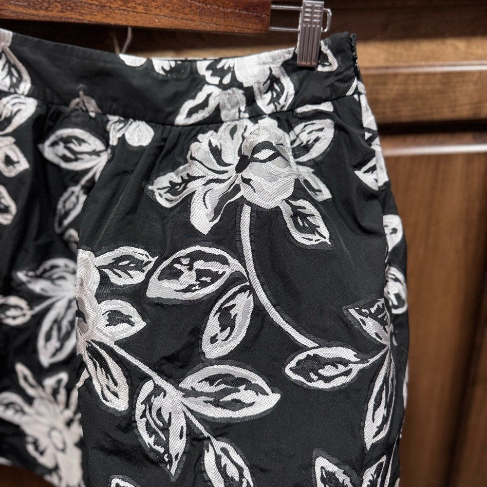 Banana Republic Black Floral Embroidered A-Line Skirt - Jacquard| Size 4