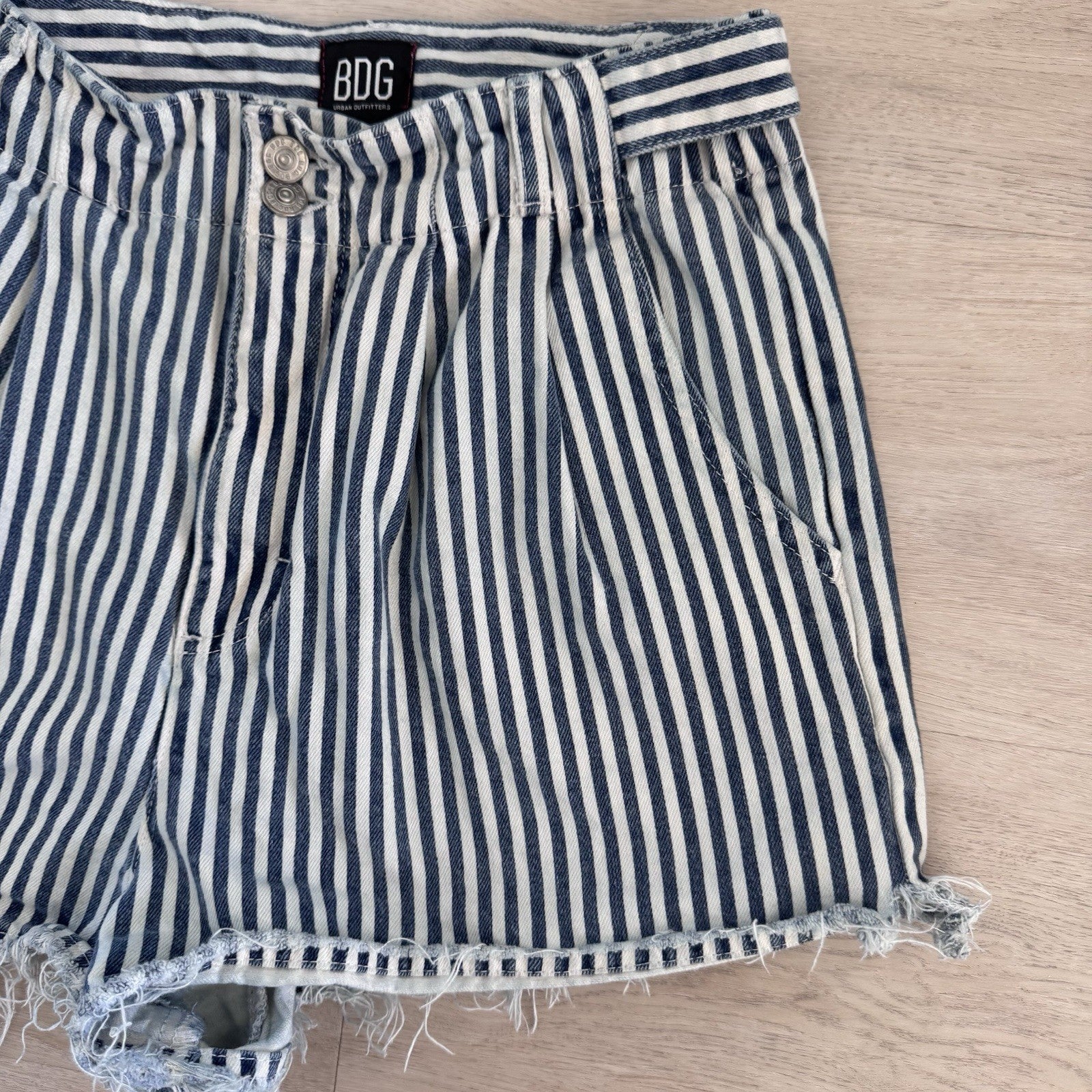 BDG Urban Outfitters Women’s Striped Denim Shorts W29 Raw Hem Y2K