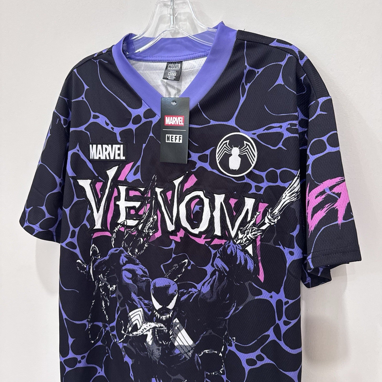 Marvel x Neff Venom Jersey Shirt Mens Medium NWT Graphic Black Purple Pink
