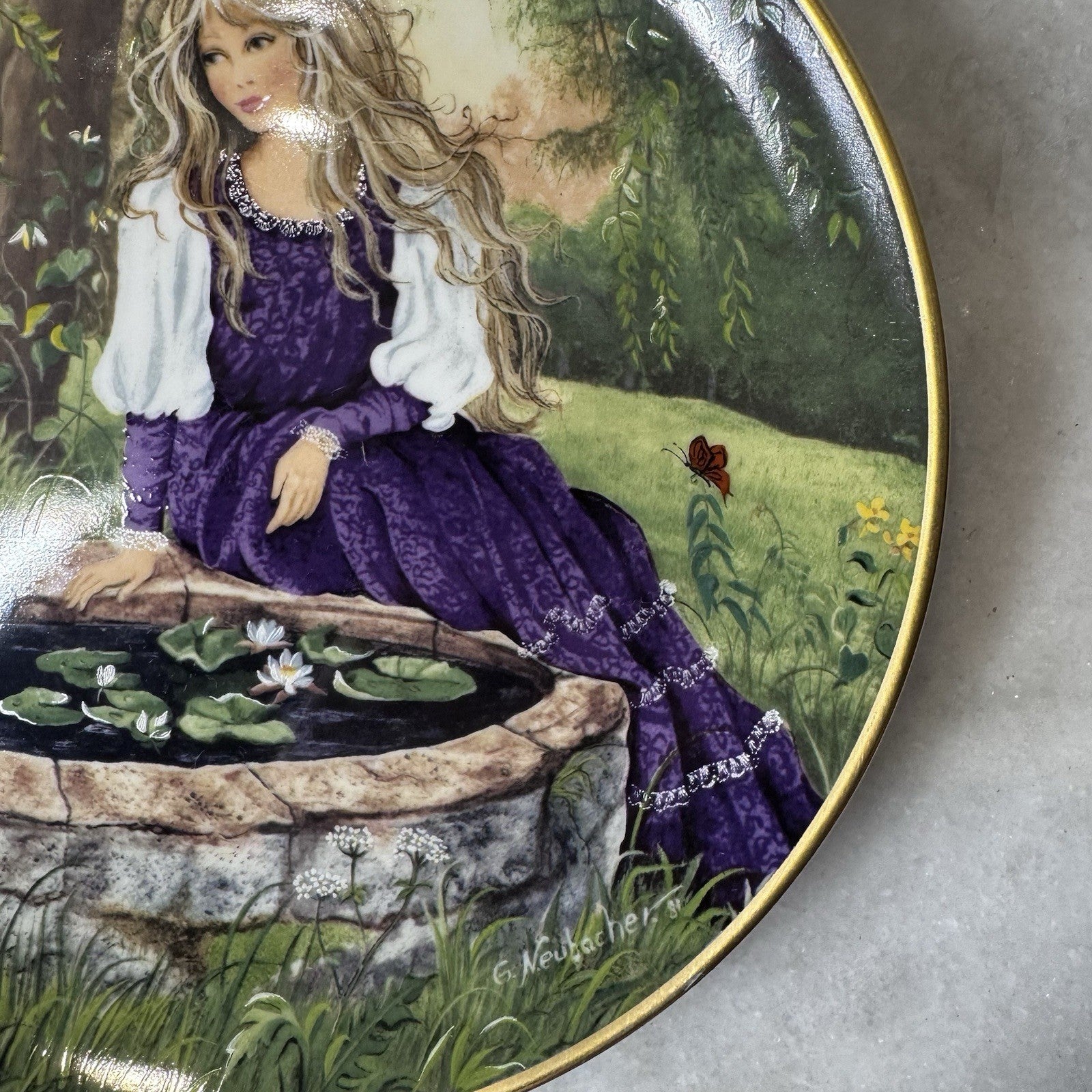 Vontage 1981 The Frog King Gerda Neubacher Kaiser Porcelain 7 1/2" Plate