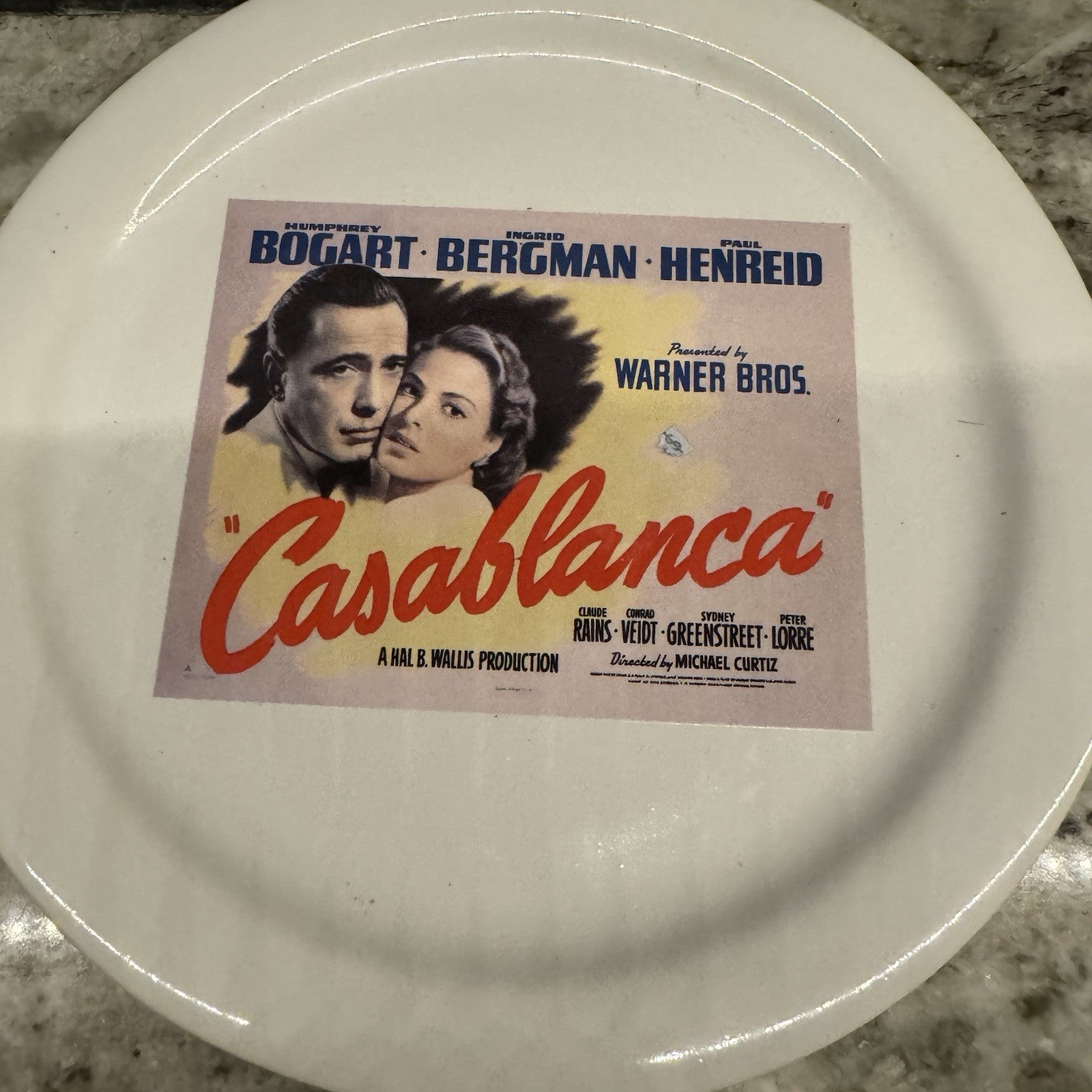 POTTERY BARN Ceramic PLATES Set of 4 HOLLYWOOD Classic MOVIES TCM 8" Diameter