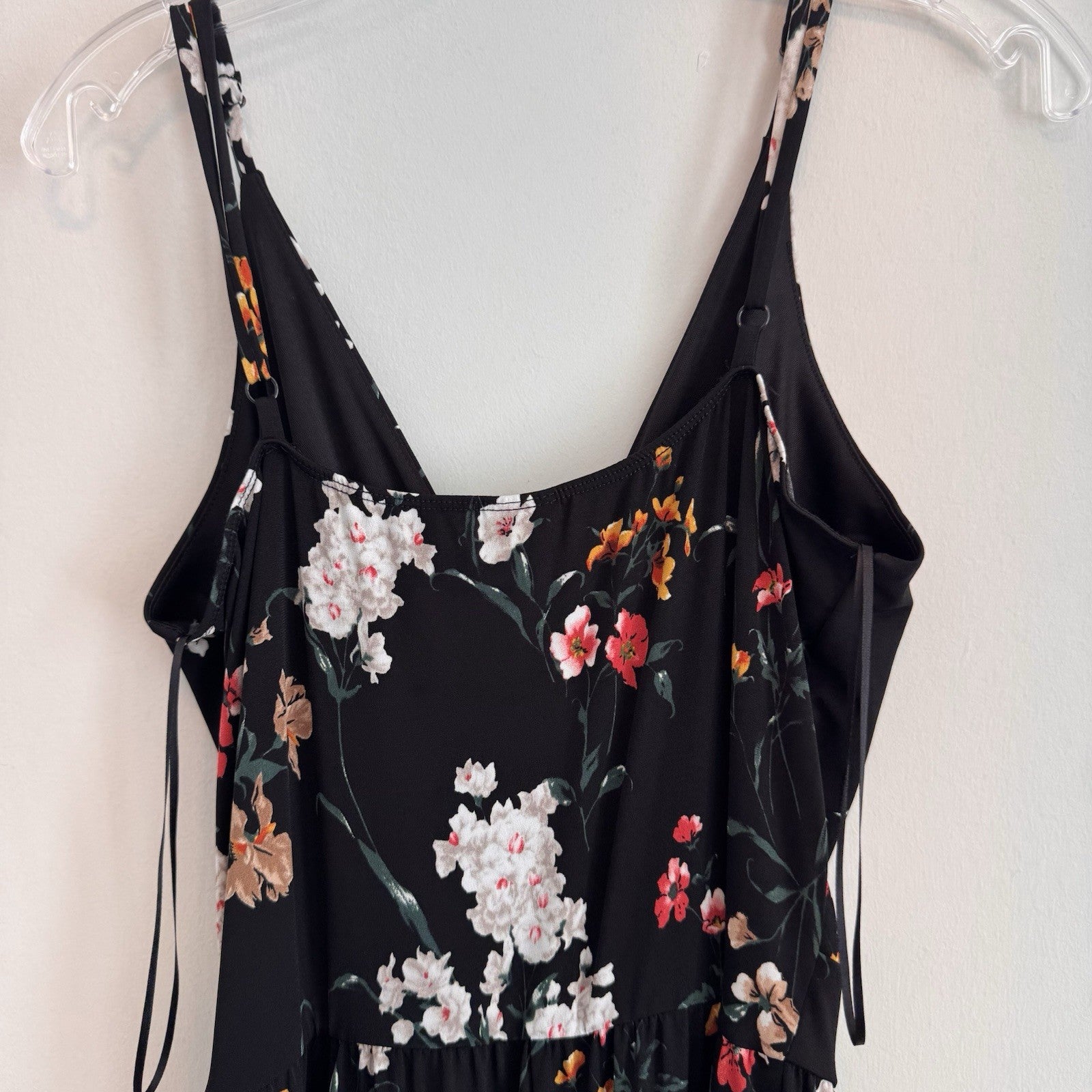 Kaileigh Black Floral Wide Leg Jumpsuit Medium Sleeveless V-Neck Pockets Women’s