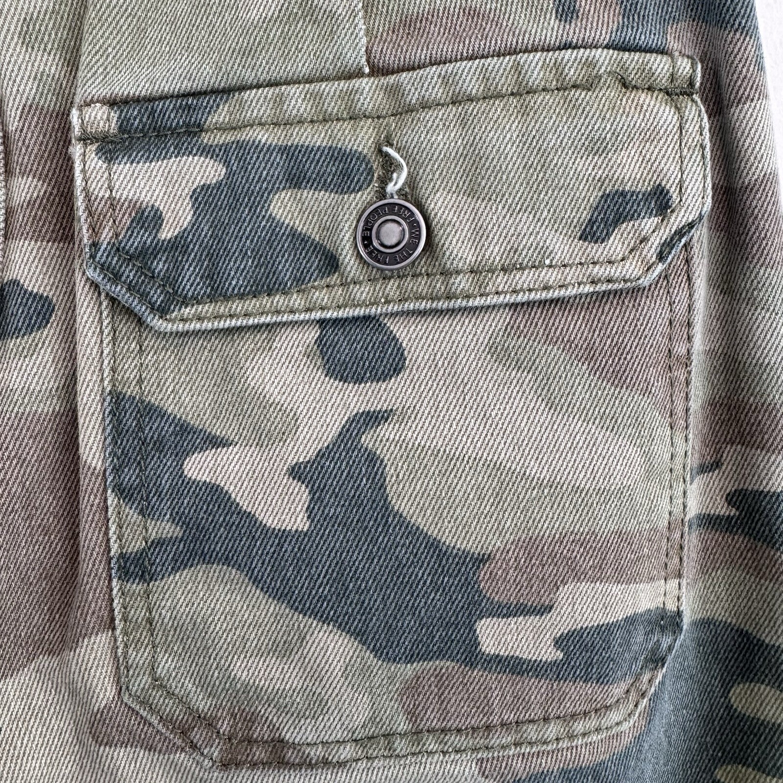 We The Free Remy Twenty Six Camo Utility Pants Womens Cropped Army Green 26