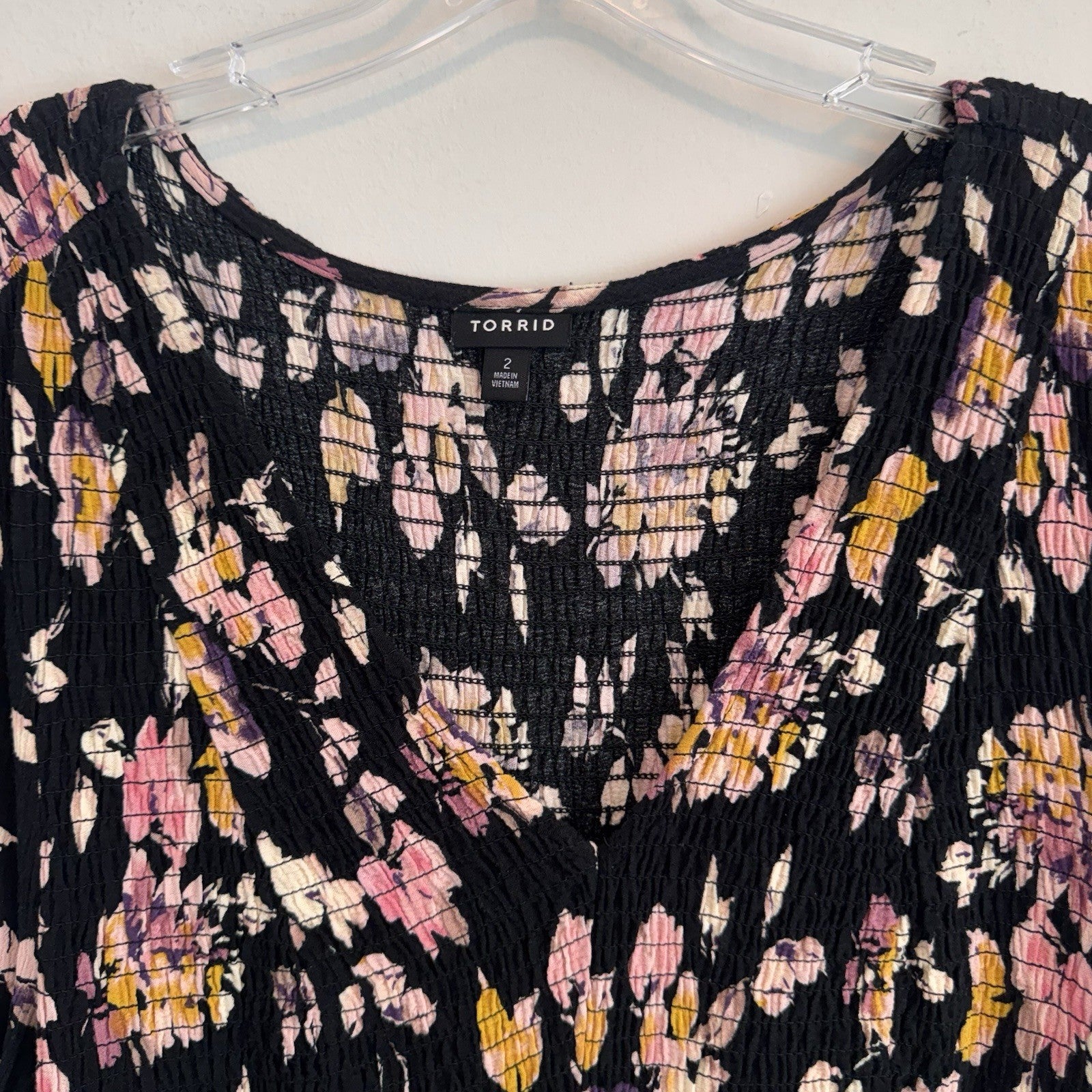 Torrid Floral Babydoll Blouse Size 2 Black Pink Smocked Boho Top Women’s