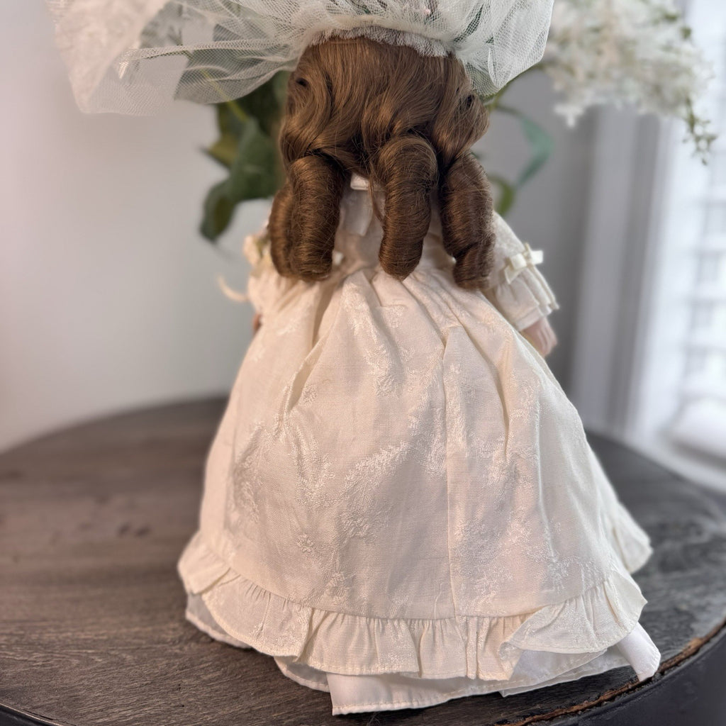 Danbury Mint Brides of America Collection Colonial Bride Abigail Doll 12"