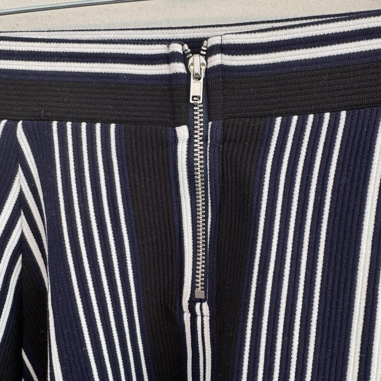 H&M Striped Skater Skirt Women Medium Navy White Fit Flare Preppy