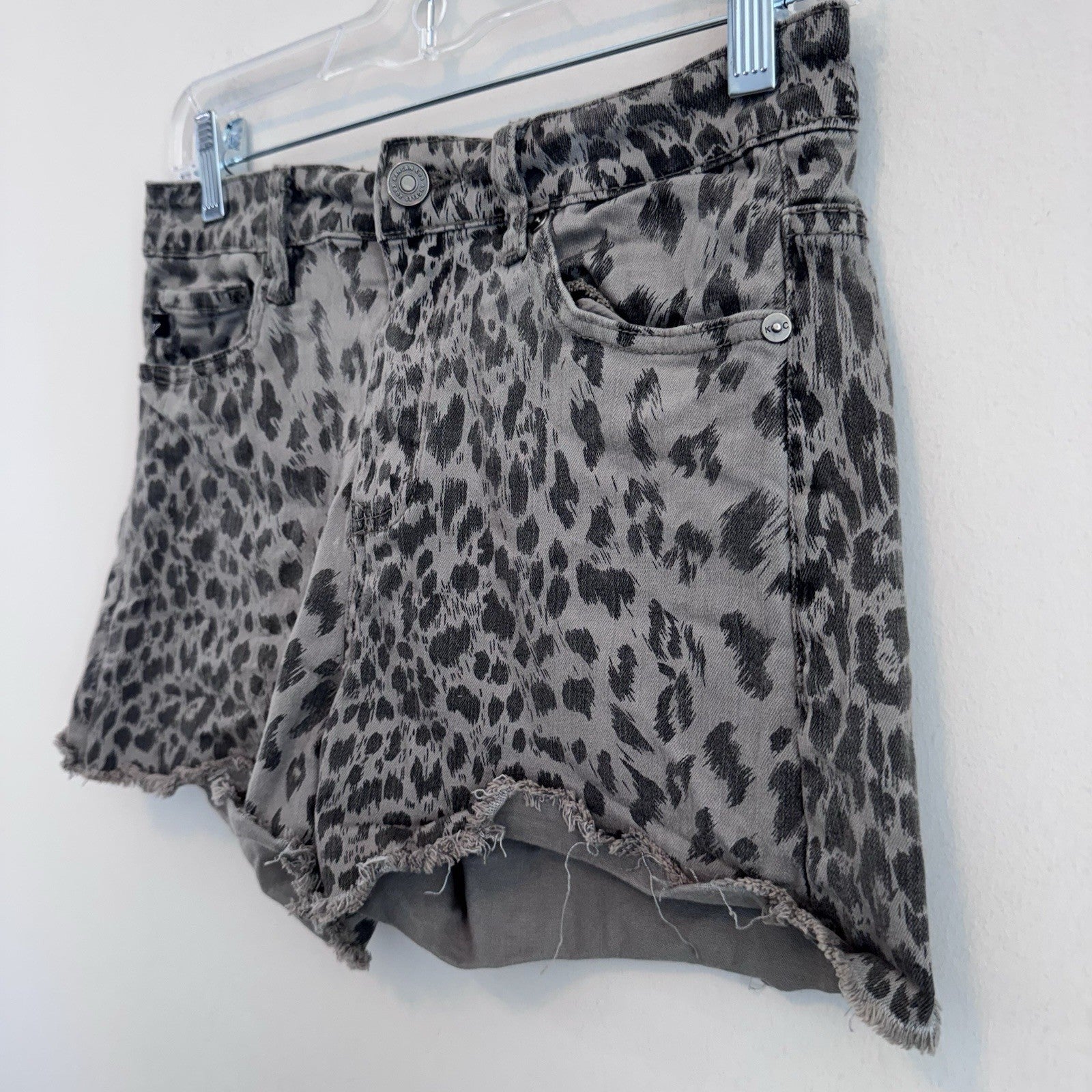 KanCan Leopard Print Denim Shorts Women Medium Frayed Raw Hem Y2K Boutique