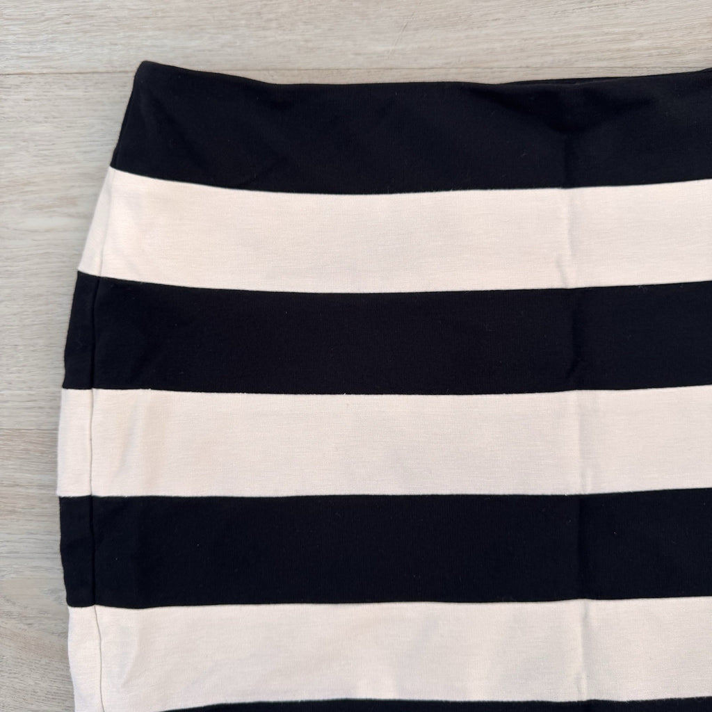 White House Black Market Women’s Striped Skirt Sz 4 Black White Lined