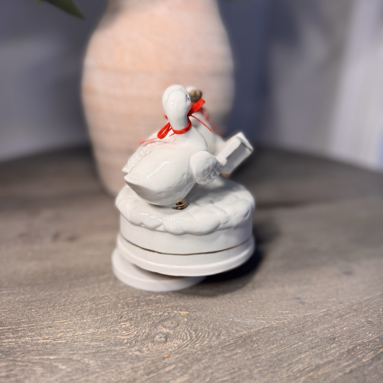 Vintage Caroling Geese Music Box Plays 12 Days Of Christmas Holiday Decor White