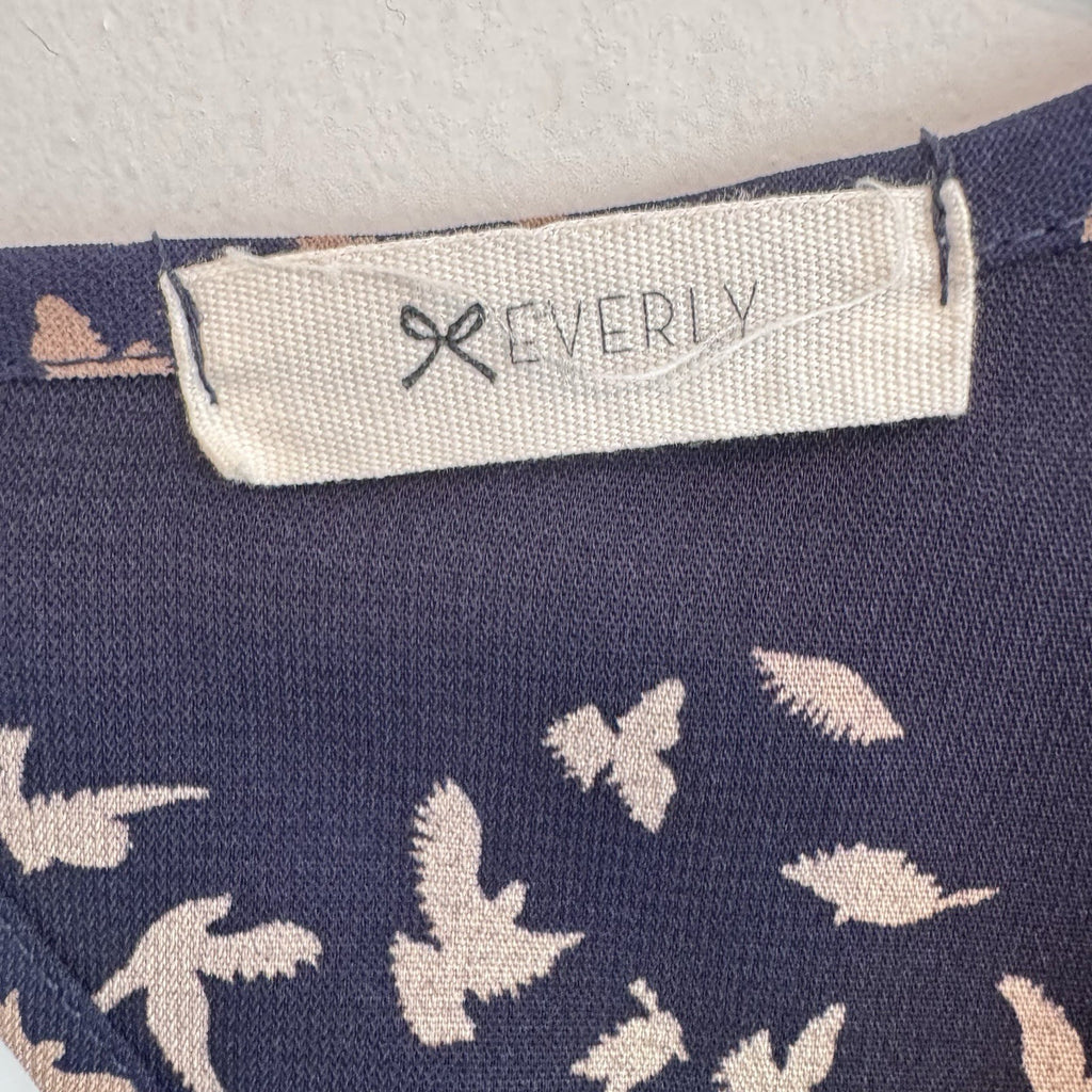 Everly Women’s Bird Print Shift Dress Medium Blue Pink 3/4 Sleeve Keyhole