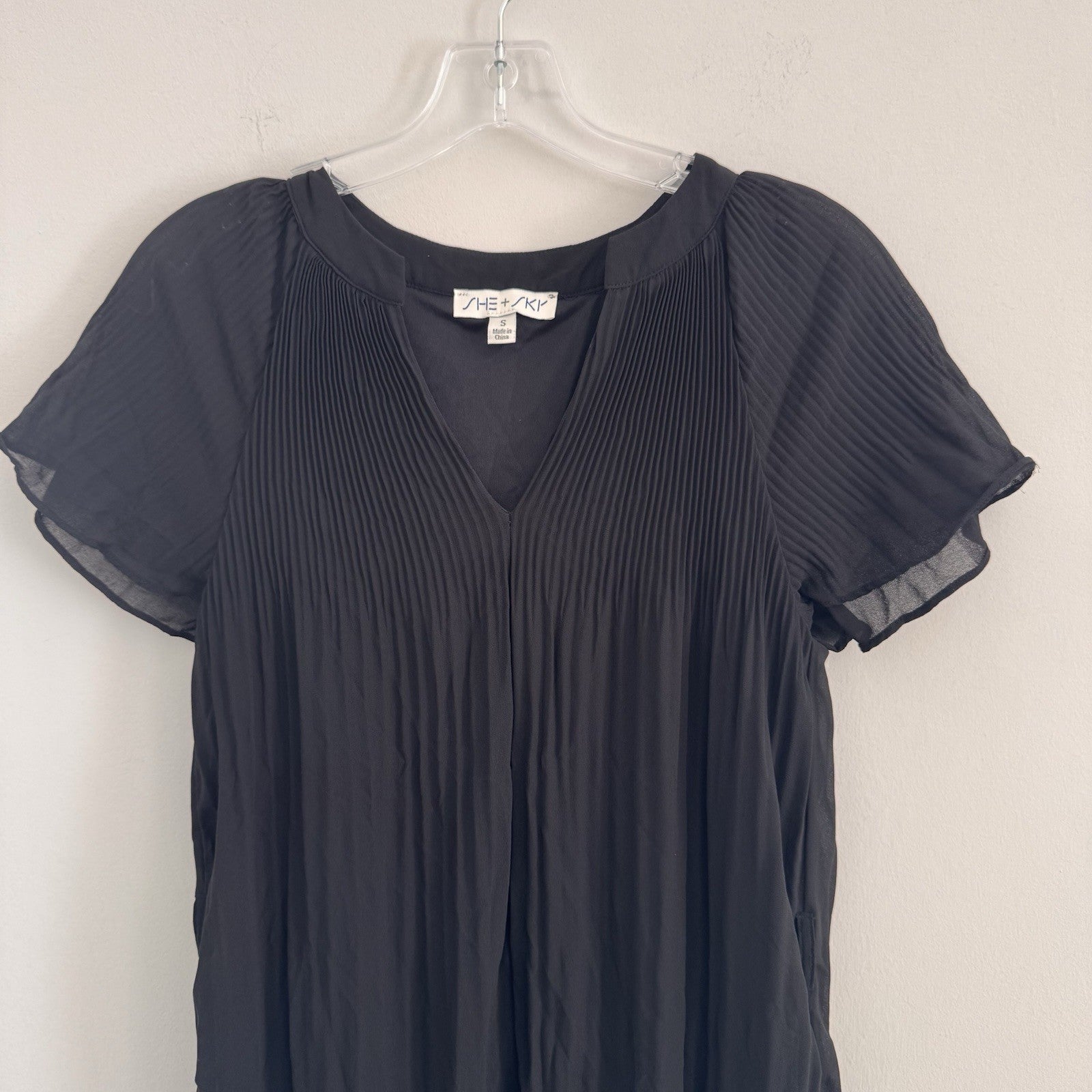 She + Sky Black Pleated Flutter Sleeve Mini Dress Women's Size S V-Neck Lined