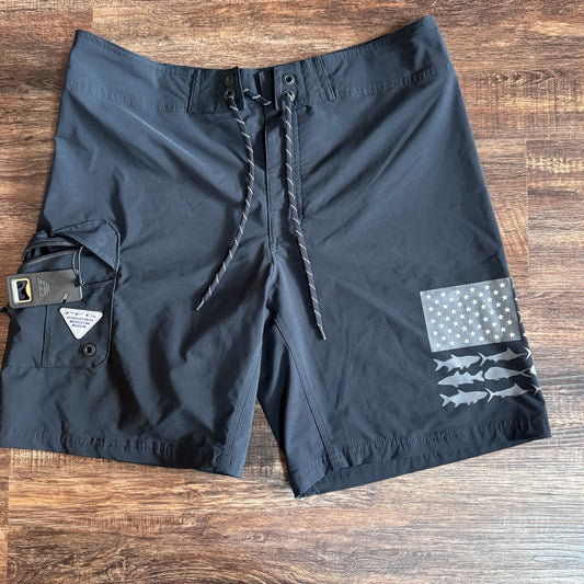 Columbia PFG Men’s Swim Trunks Black Size 35 USA Flag Bottle Opener 9” Inseam