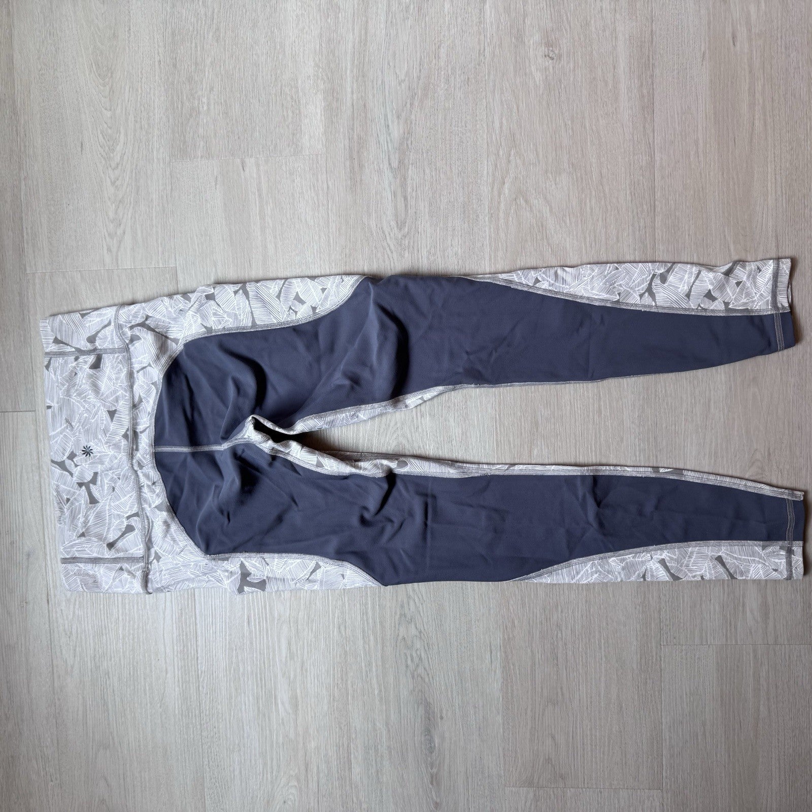 Athleta Gray White Leaf Print Leggings High Rise Womens Small Mesh Panel