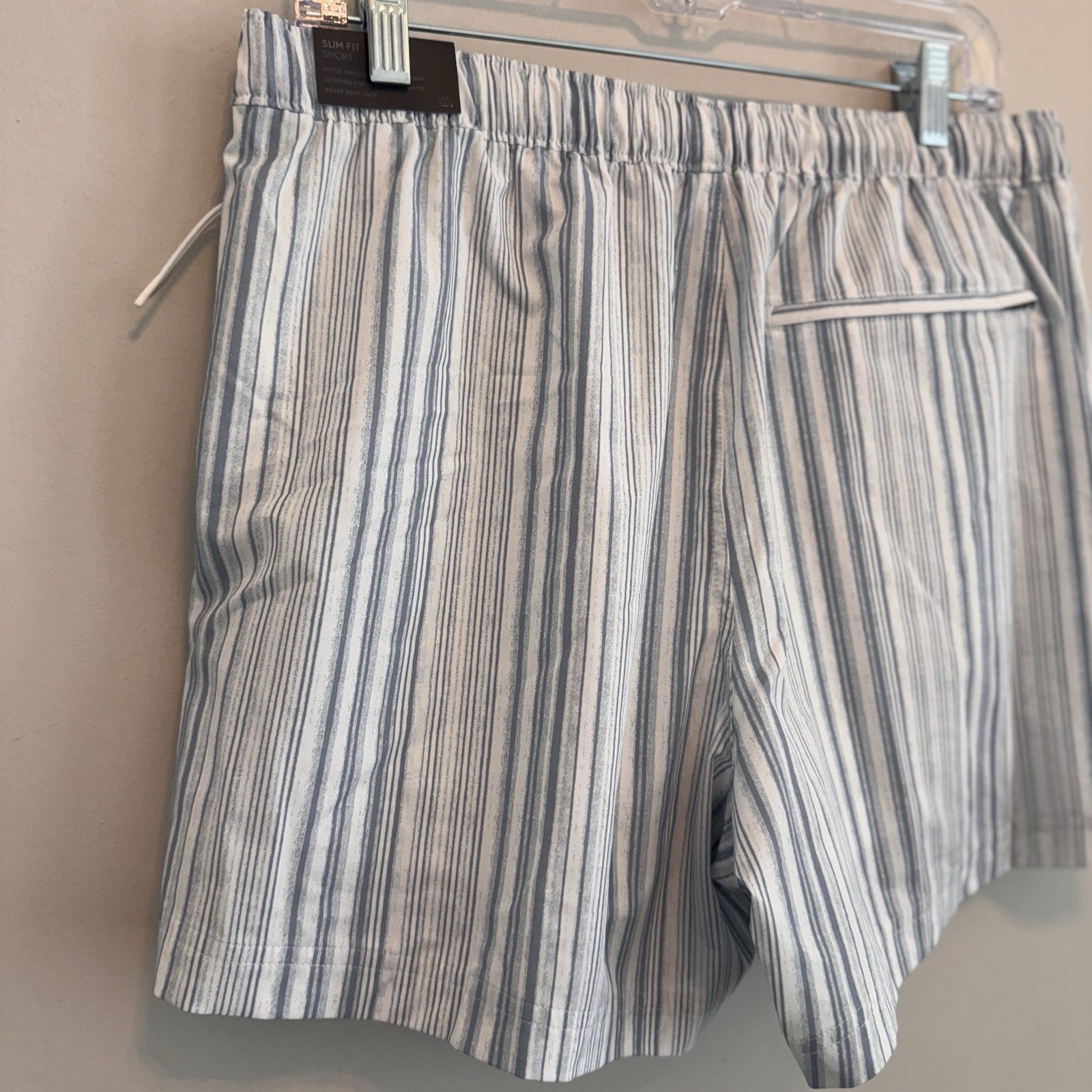 VRST Men’s 5” Resort Short Muted Denim Calm Stripe Medium NWT Quick Dry UPF 50+