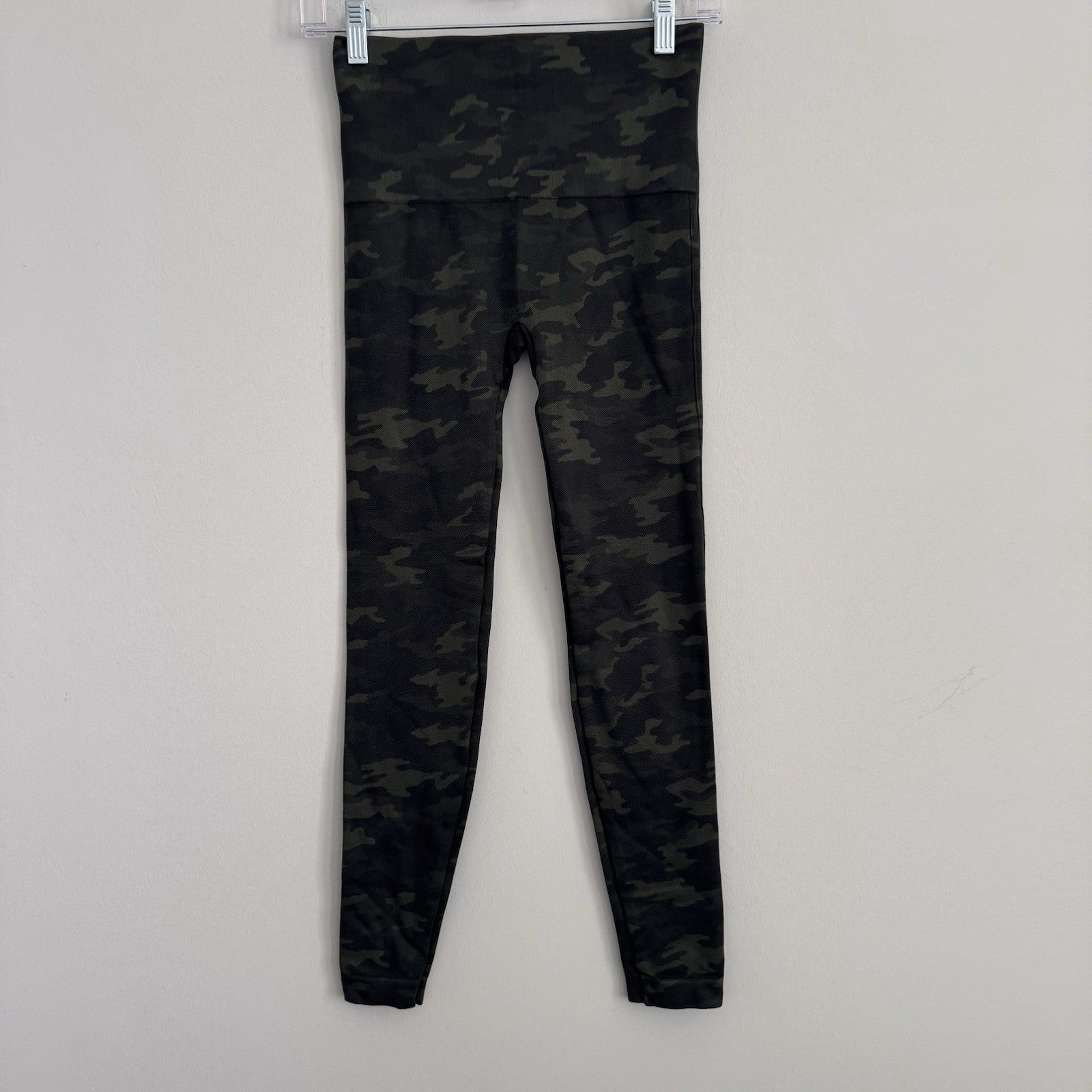 Lot of 4 Spanx Leggings Medium Faux Leather Camo Snakeskin Twill Jeggings M