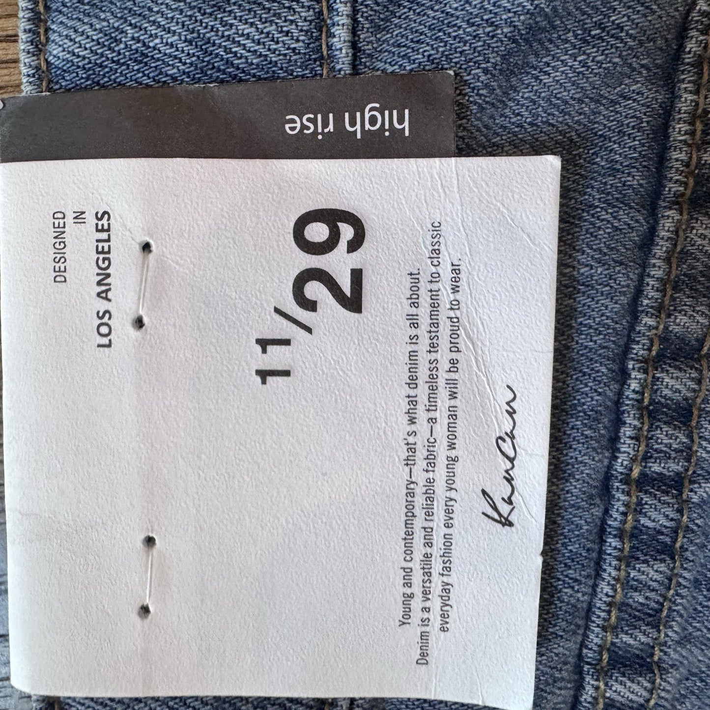 KanCan High Rise Distressed Denim Mom Shorts Size 11/29 Medium Wash Frayed Hem